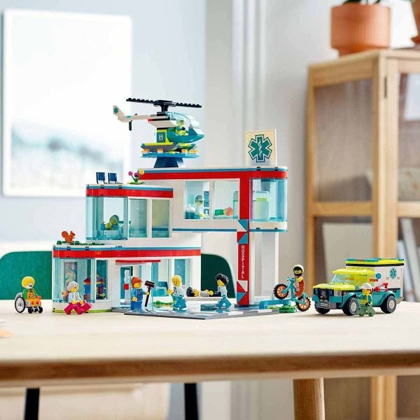 LEGO City Hastane LCT-60330 Yapım Oyuncak Seti