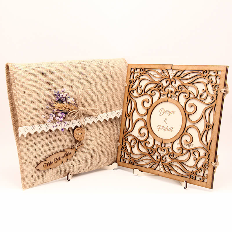 Ahşap Düğün Davetiyesi Kalp Desenli Kapaklı Kare Davetiye AHD-3061