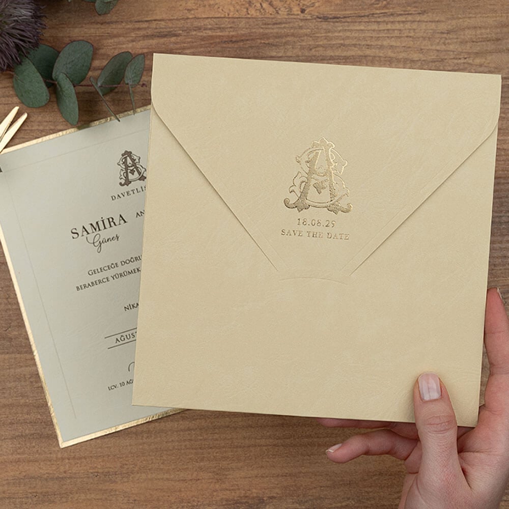 Düğün Davetiyesi Er-505149 | Sütlü Kahve Renk Deri Dokulu Zarflı Kare Davetiye