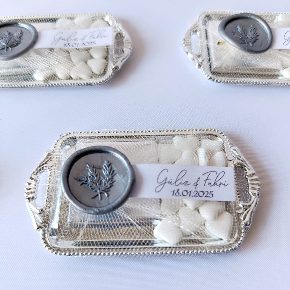 Nikah Şekeri Nks-316B Mühürlü Madlen Çikolata ve Kalp Şekerli Gümüş Metal Mini Tepsi 1