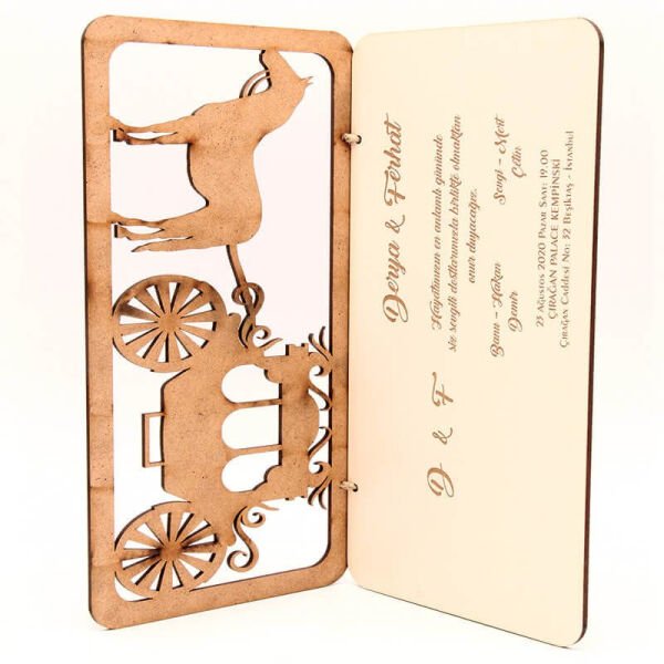 Ahşap Düğün Davetiyesi Modelleri At Arabası Desenli Ahşap Davetiye AHD-3038c