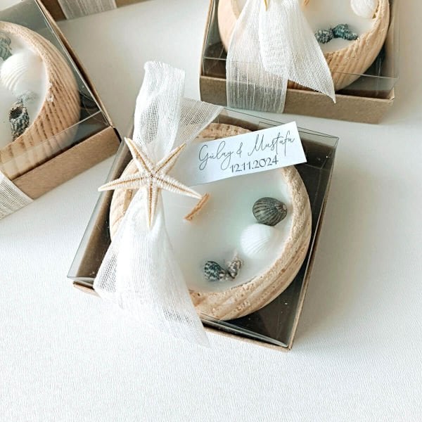 Nikah Hediyeliği Asetat Kutu İçerisinde Deniz Kabuklu Ahşap Tabak Mumluk Nks-293