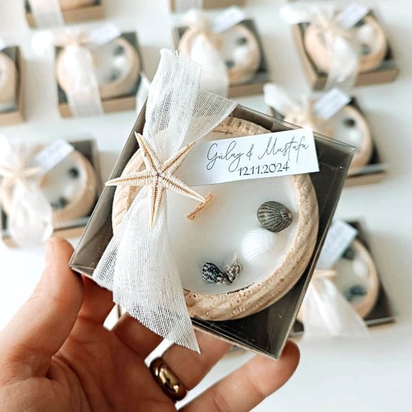 Nikah Hediyeliği Asetat Kutu İçerisinde Deniz Kabuklu Ahşap Tabak Mumluk Nks-293