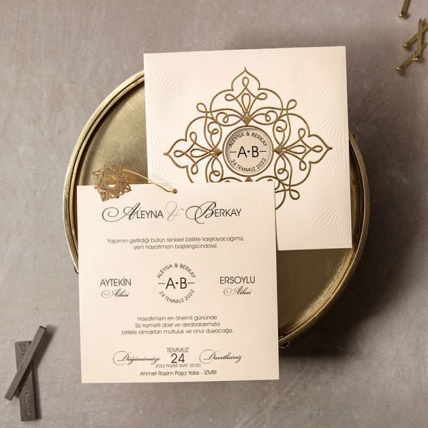 Düğün Davetiyesi İkw-40419 | Altın Varak Kabartma Desenli Pencereli Gold İpli Modern Davetiye