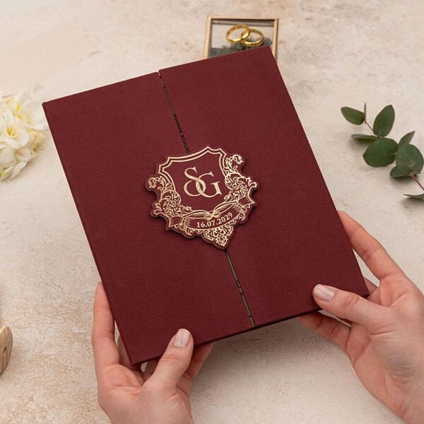 Düğün Davetiyesi Er-505113 | Bordo Renk Çantalı Zarflı Karton Mühürlü Kalın Lüks Davetiye