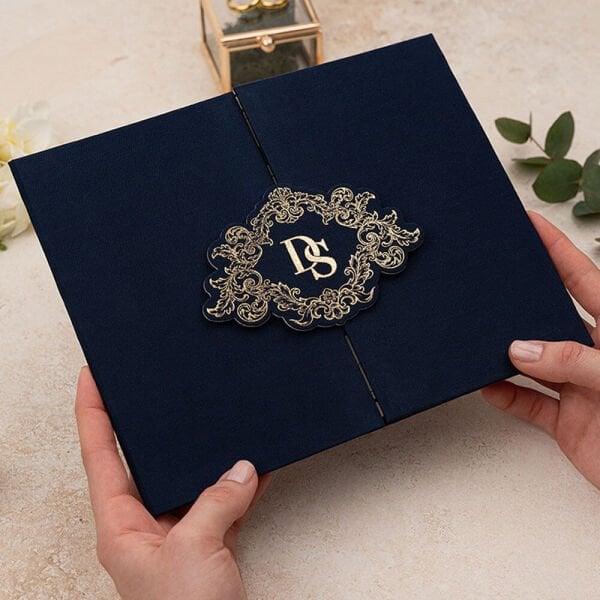 Düğün Davetiyesi Er-505108 | Lacivert Renk Çanta Zarflı Karton Mühürlü Kalın Lüks Davetiye