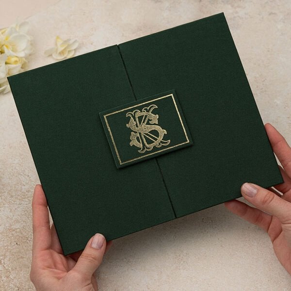 Düğün Davetiyesi Er-505107 | Yeşil Renk Çanta Zarflı Karton Mühürlü Kalın Lüks Davetiye