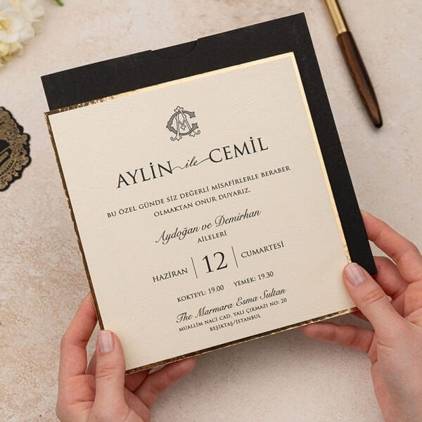 Düğün Davetiyesi Er-505114 | Karton Mühürlü Siyah Renk Zarflı Kare Kalın Lüks Davetiye