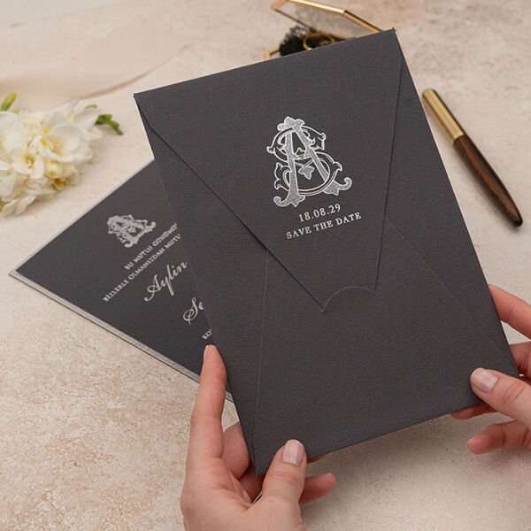 Düğün Davetiyesi Er-505133 | Füme Renk Zarflı Gümüş Varak Çerçeveli Kalın Lüks Davetiye