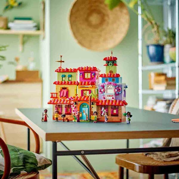 LEGO Disney Enkanto Sihirli Madrigal Evi LDP-43245