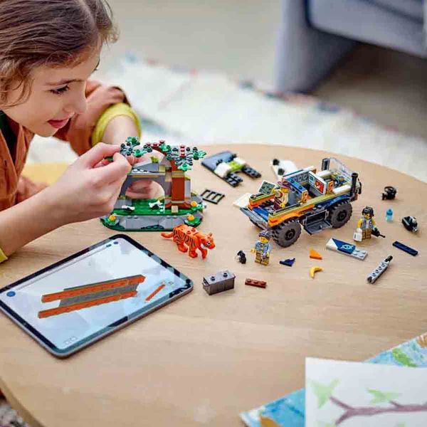 LEGO City Orman Kaşifinin Arazi Kamyonu LCT-60426