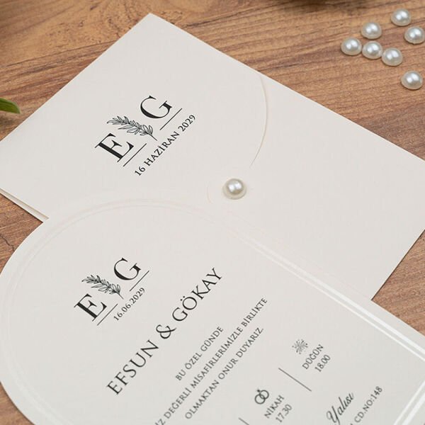 Düğün Davetiyesi Er-505148 | İnci Detay Zarflı Kabartma Desenli Oval Kesim Modern Davetiye