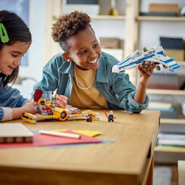 LEGO Star Wars Ahsoka Yeni Republic E-Wing Shin Hati'nin Starfighter'ına Karşı LSW-75364