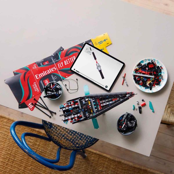LEGO Technic Emirates Team New Zealand AC75 Yat LTC-42174