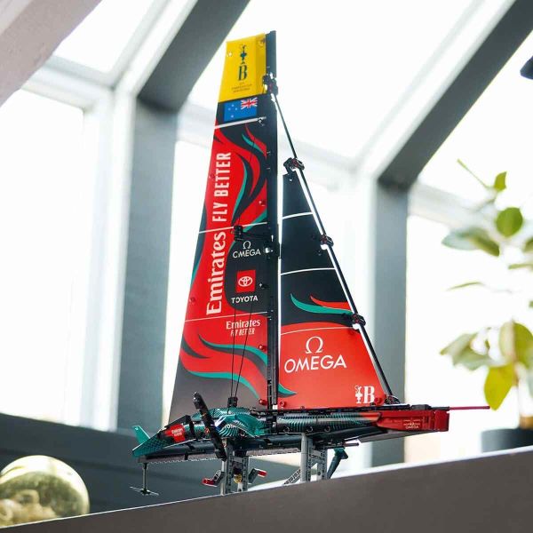 LEGO Technic Emirates Team New Zealand AC75 Yat LTC-42174