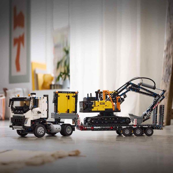 LEGO Technic Volvo FMX Kamyon ve EC230 Elektrikli Ekskavatör LTC-42175