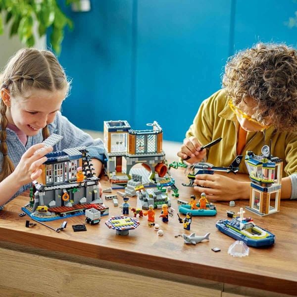 LEGO City Polis Hapishane Adası LCT-60419 Yapım Oyuncak Seti