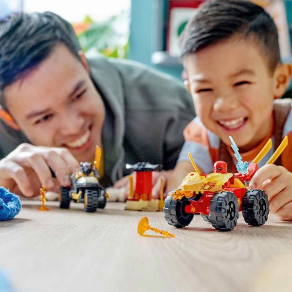LEGO NINJAGO Kai ve Ras'ın Araba ve Motosiklet Savaşı LNG-71789 Oyuncak Seti
