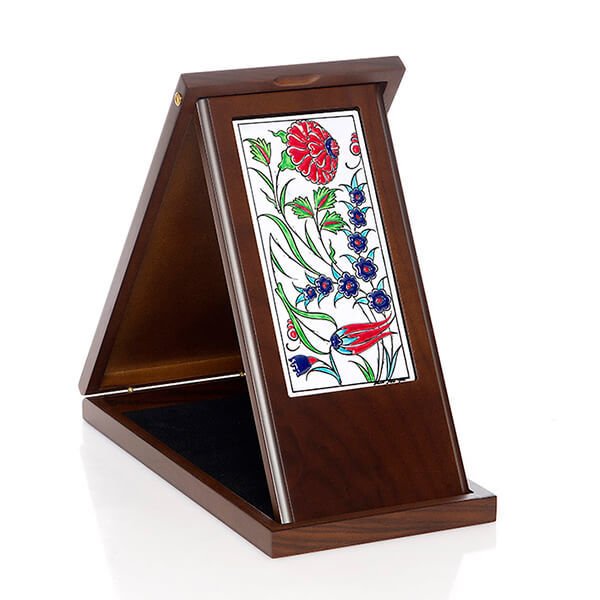 Çinili Plaket ÇPA-401 | Ahşap Kutulu 14x30 cm Ayaklı Ahşap Üzeri 10x20 cm İznik Çinili Plaket Modeli