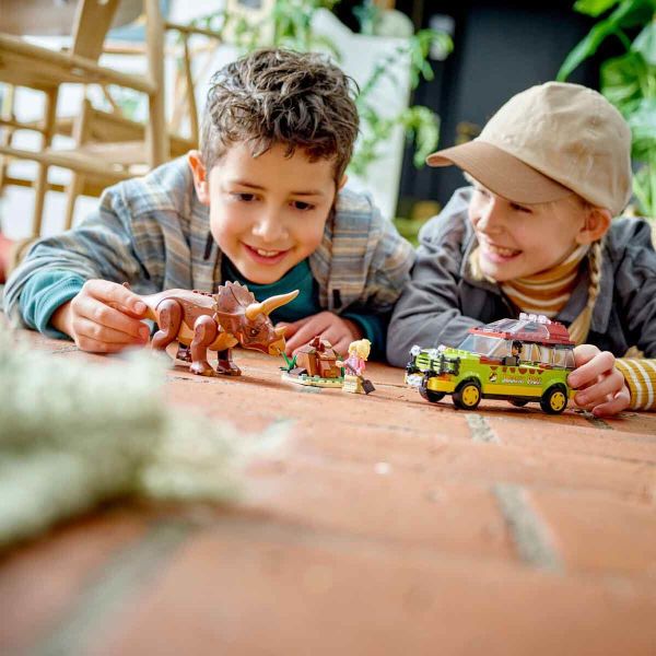 LEGO Jurassic Park Triceratops Araması LJP-76959 Oyuncak Seti