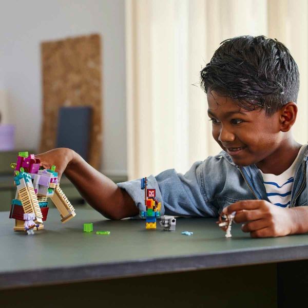 LEGO Minecraft Legends Yiyici Karşılaşması LMC-21257 Oyuncak Seti