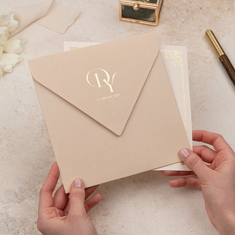 Düğün Davetiyesi Er-505115a | Rose Zarflı Varak Yaldız Çerçeveli Kare Davetiye