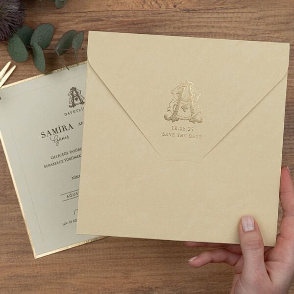 Düğün Davetiyesi Er-505149d | Sütlü Kahve Renk Deri Dokulu Zarflı Kare Davetiye