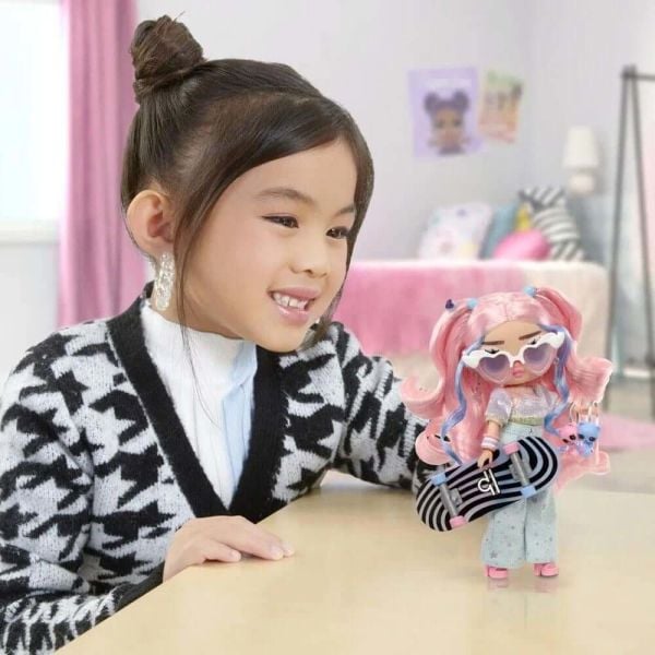 L.O.L. Tweens Seri 5 Flora Moon Moda Bebeği L-591665