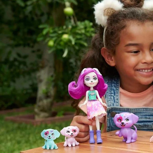 Enchantimals Aile Serileri Oyun Seti GJX43 Dessa Dalmatian Family