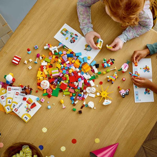 LEGO Classic Yaratıcı Parti Kutusu Yapım Oyun Seti LCS-11029