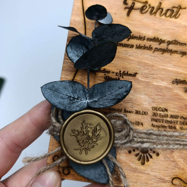 Düğün Davetiyesi Modelleri Okaliptus Detaylı Ahşap Davetiye AHD-202601-2 Kızıl - 11x16 cm