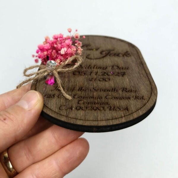 Düğün Davetiyesi Cipso Çiçekli Oval Kesim Ahşap Davetiye AHD-202603 10x16 cm - Koyu Ceviz