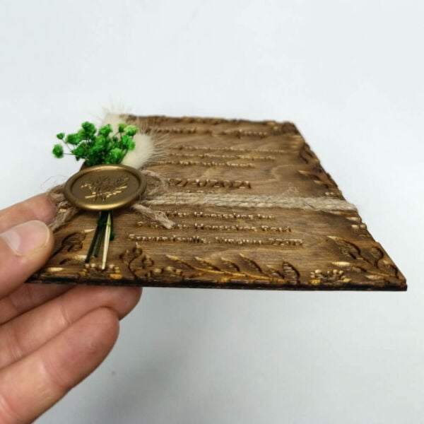 Düğün Davetiyesi Yaprak Desen Çerçeve Kazımalı Ahşap Davetiye AHD-202604 13x19 cm - Ceviz
