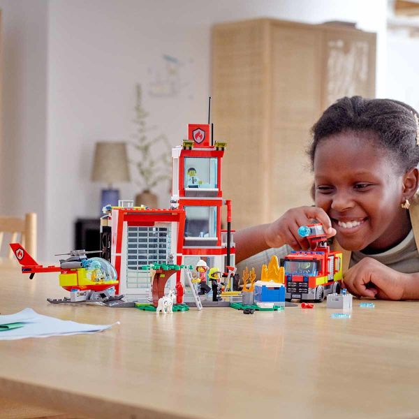 LEGO City İtfaiye Merkezi LCT-60320 Oyuncak Seti