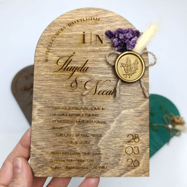 Düğün Davetiyesi Üstten Oval Kesim Cipso Çiçekli Ahşap Davetiye AHD-202608 11x16 cm - Ceviz