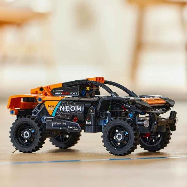 LEGO Technic NEOM McLaren Extreme E Yarış Arabası LTC-42166 Oyuncak