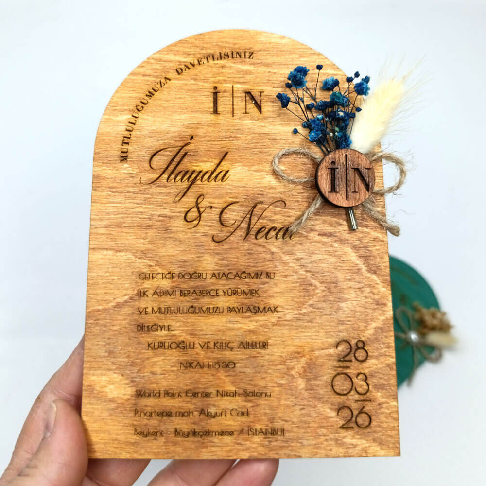 Düğün Davetiyesi Üstten Oval Kesim Cipso Çiçekli Ahşap Davetiye AHD-202608 13x19 cm - Kızıl