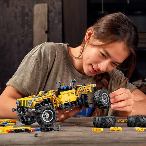 LEGO Technic Jeep Wrangler LTC-42122 Oyuncak Arazi Aracı