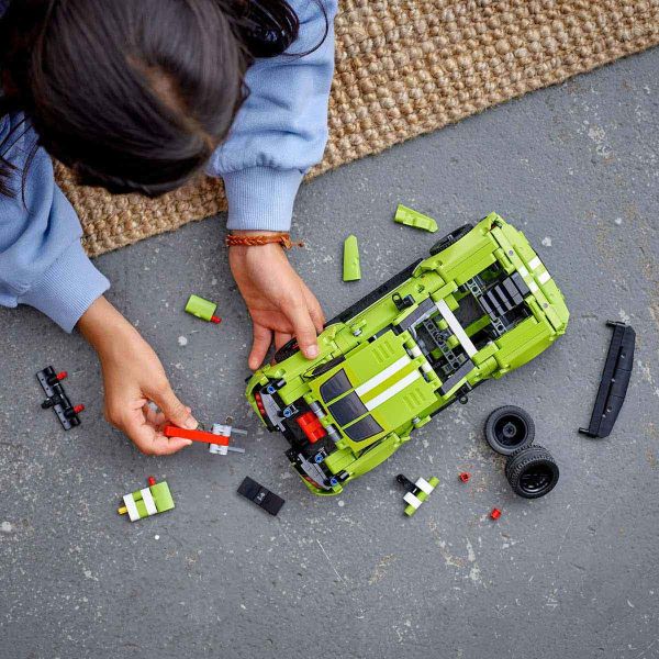 LEGO Technic Ford Mustang Shelby GT500 LTC-42138 Oyuncak Araba