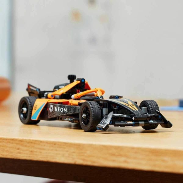 LEGO Technic NEOM McLaren Formula E Yarış Arabası LTC-42169 Oyuncak Araba