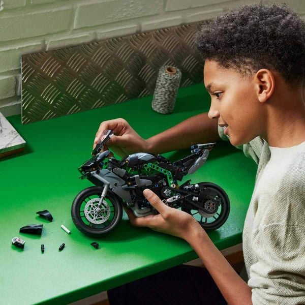 LEGO Technic Kawasaki Ninja H2R Motosiklet LTC-42170 Oyuncak Motosiklet