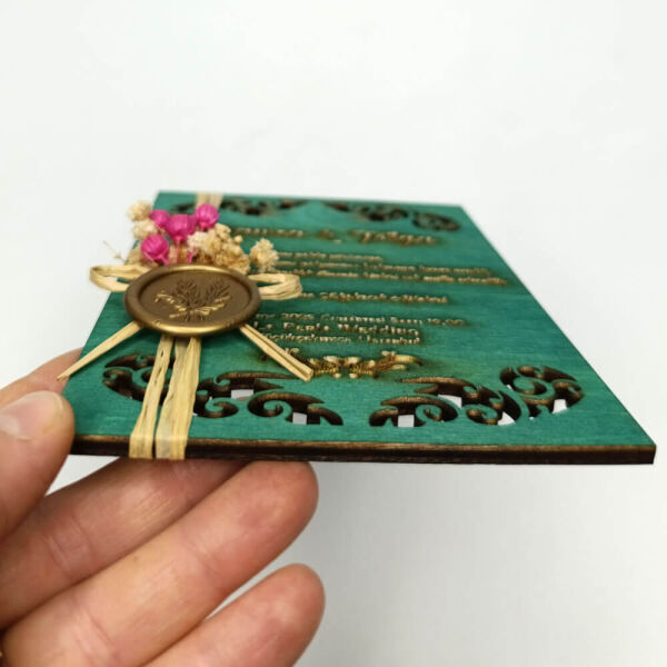 Düğün Davetiyesi Lazer Kesim Desenli Ahşap Davetiye AHD-202610 13x19 cm - Yeşil