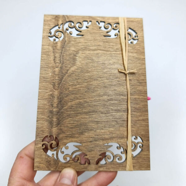 Düğün Davetiyesi Lazer Kesim Desenli Ahşap Davetiye AHD-202610 13x19 cm - Ceviz