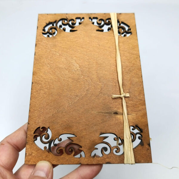 Düğün Davetiyesi Lazer Kesim Desenli Ahşap Davetiye AHD-202610 11x16 cm - Kızıl