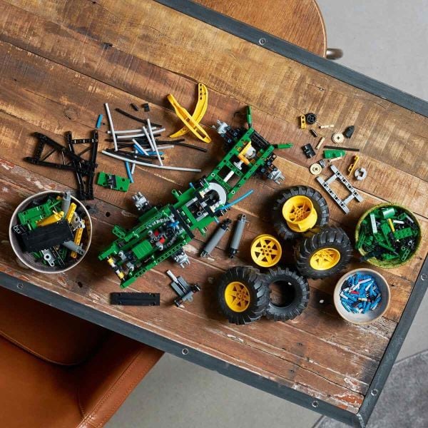 LEGO Technic John Deere 948L-II Orman Makinesi LTC-42157 Oyuncak