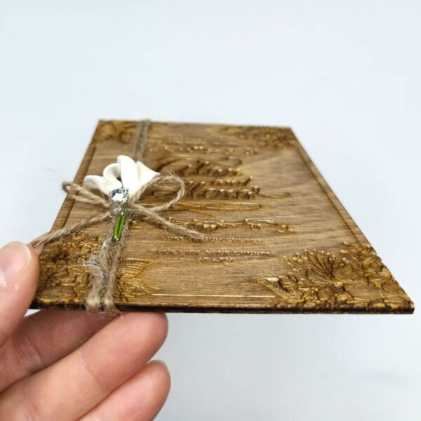 Düğün Davetiyesi Çiçek Motif Kazıma Desenli Ahşap Davetiye AHD-202611 11x16 cm - Ceviz