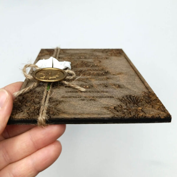 Düğün Davetiyesi Çiçek Motif Kazıma Desenli Ahşap Davetiye AHD-202611 11x16 cm - Koyu Ceviz