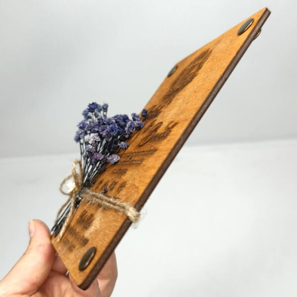 Düğün Davetiyesi 4 Köşe Perçinli Ahşap Davetiye AHD-202616 13x19 cm - Kızıl