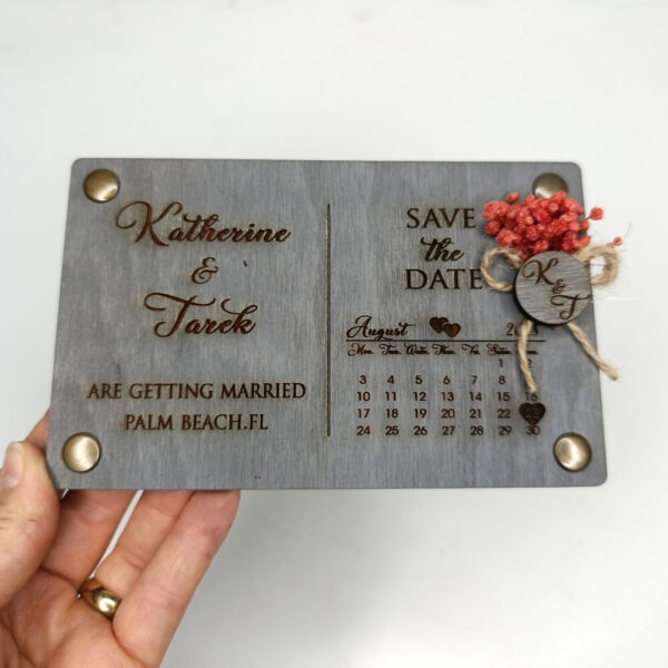 Düğün Davetiyesi AHD-202619 Takvimli 4 Köşe Perçinli Ahşap Davetiye 10x16 cm - Gri