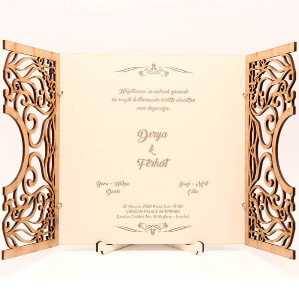 Ahşap Düğün Davetiyesi Kalp Desenli Kapaklı Kare Davetiye AHD-3061
